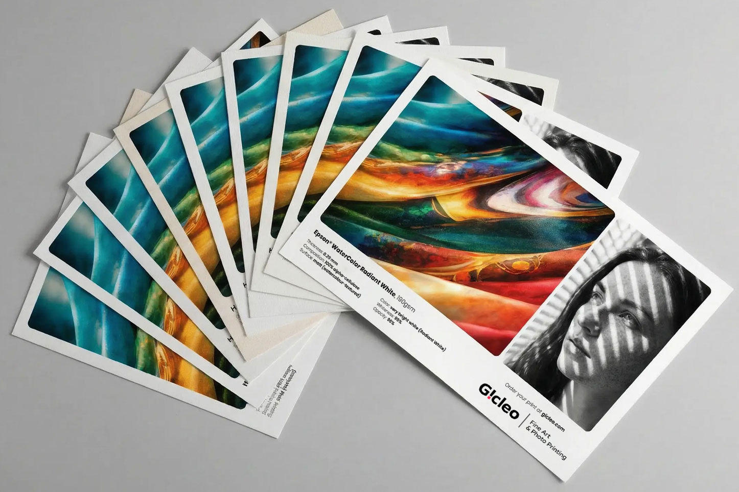 Kolorowe próbki wydruków artystycznych.